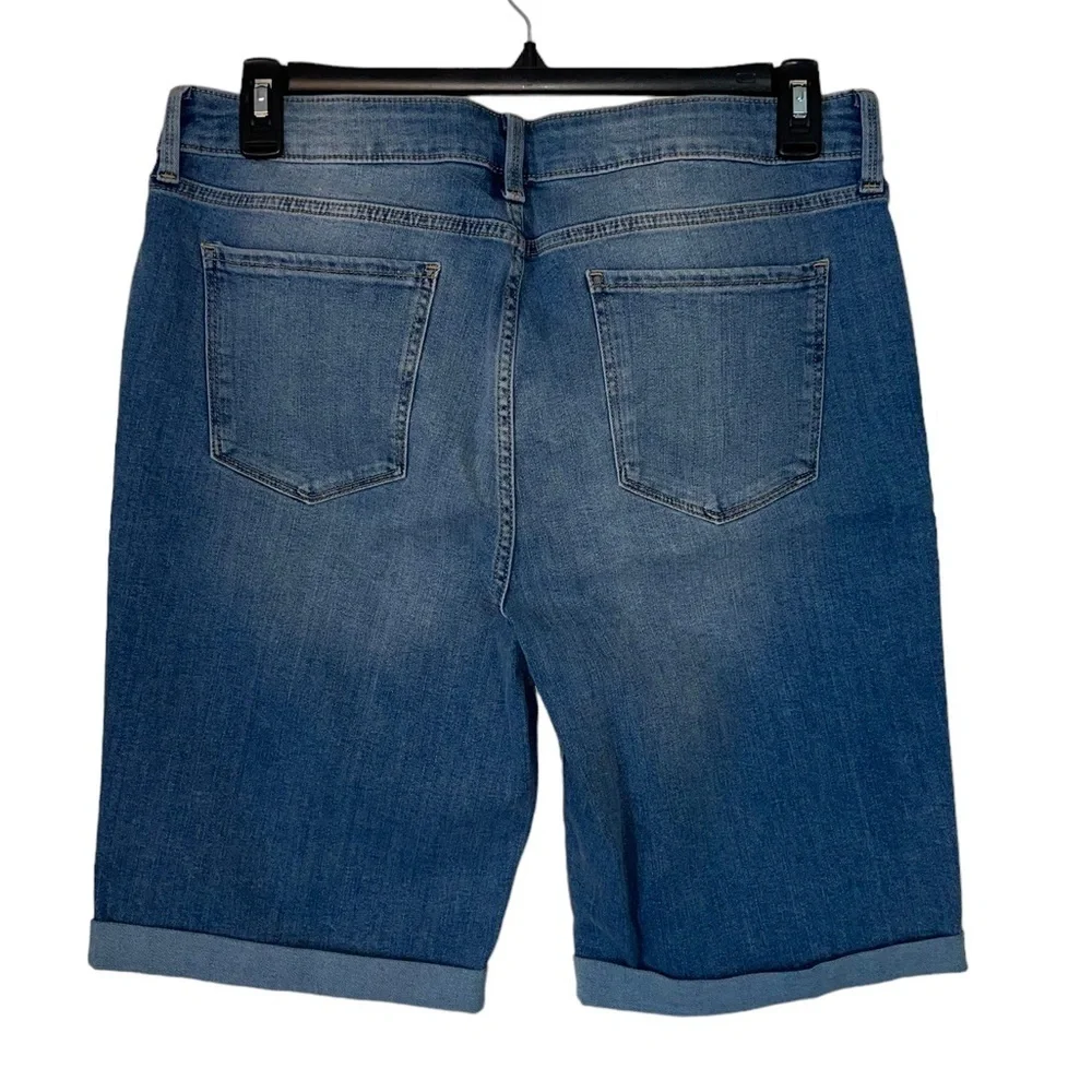 NWT 11” Bermuda shorts by St. John’s Bay. Mid rise size 16 - Picture 5 of 6